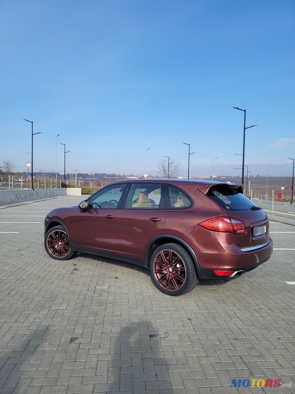 2011' Porsche Cayenne photo #3