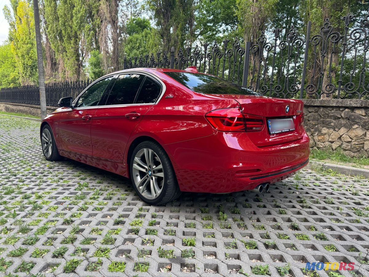 2017' BMW 3 Series photo #4