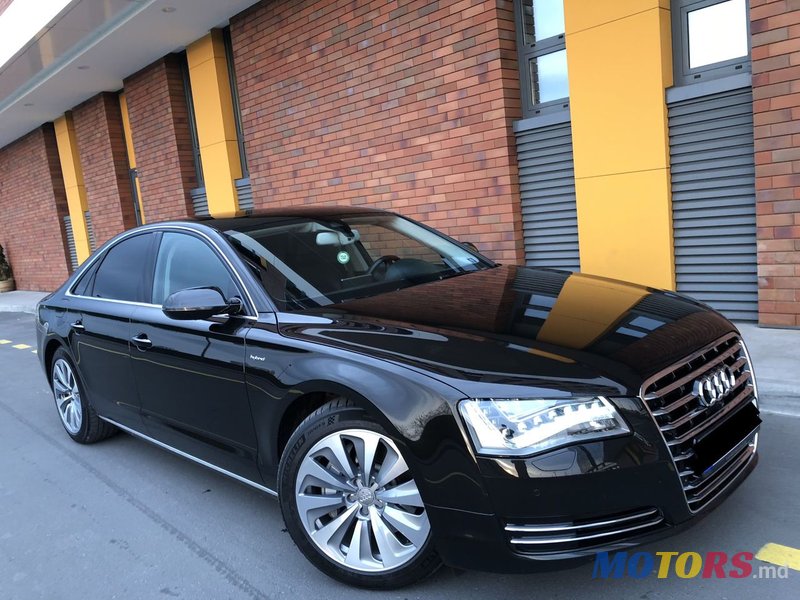 2012' Audi A8 photo #5