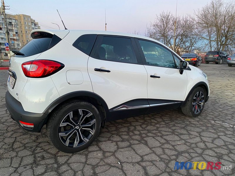 2015' Renault Captur photo #6