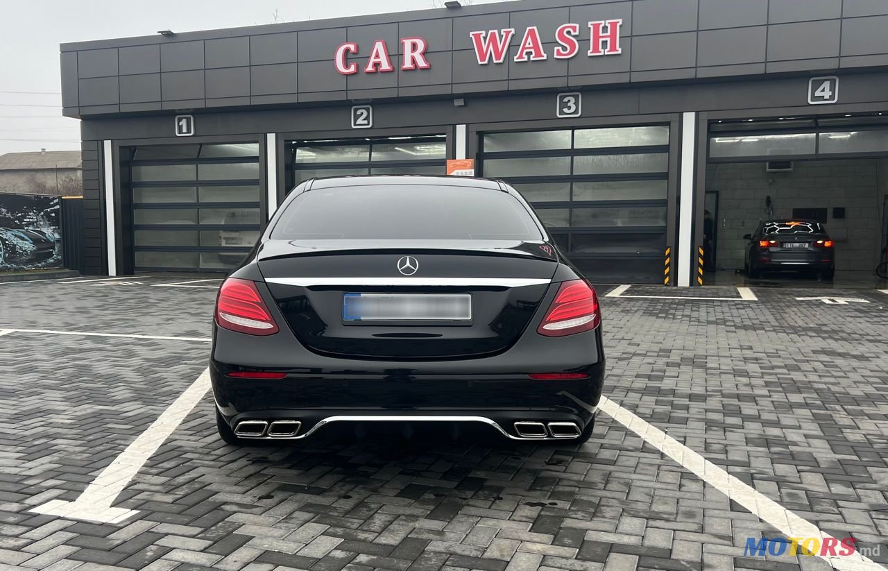 2017' Mercedes-Benz E-Class photo #3