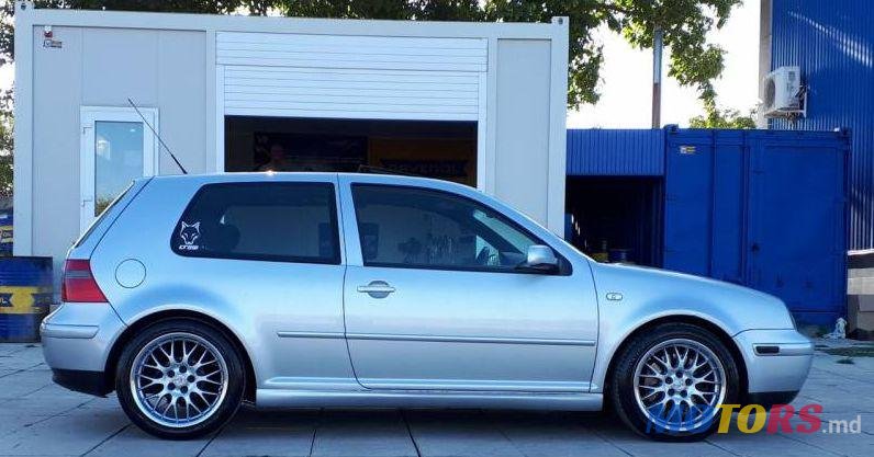 2003' Volkswagen Golf photo #2