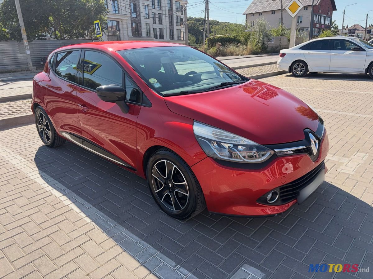 2013' Renault Clio photo #1
