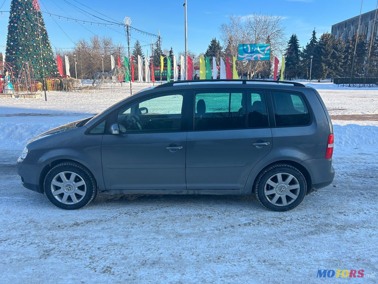 2005' Volkswagen Touran photo #2