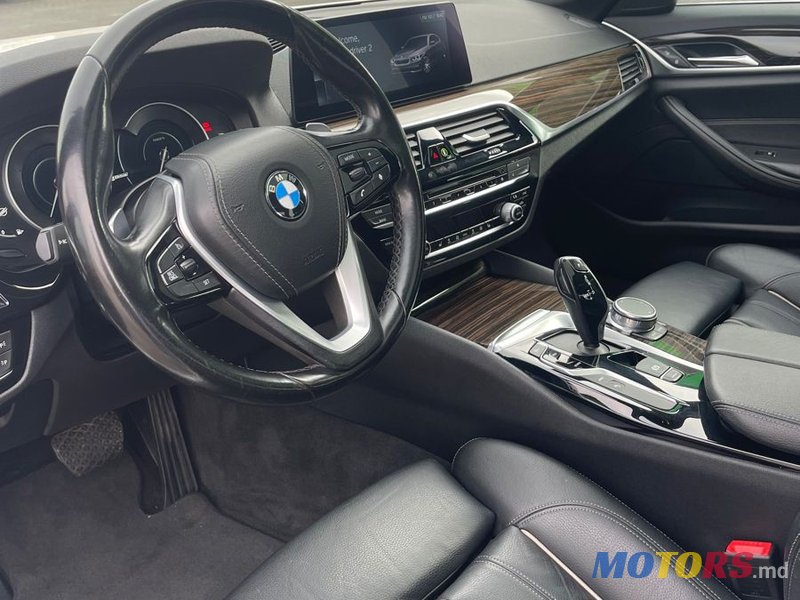 2018' BMW 5 Series photo #5