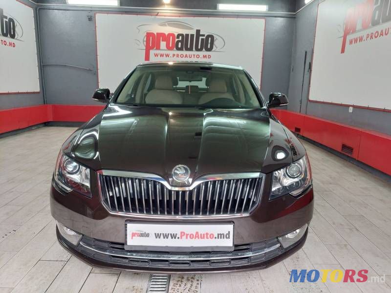 2013' Skoda Superb photo #3