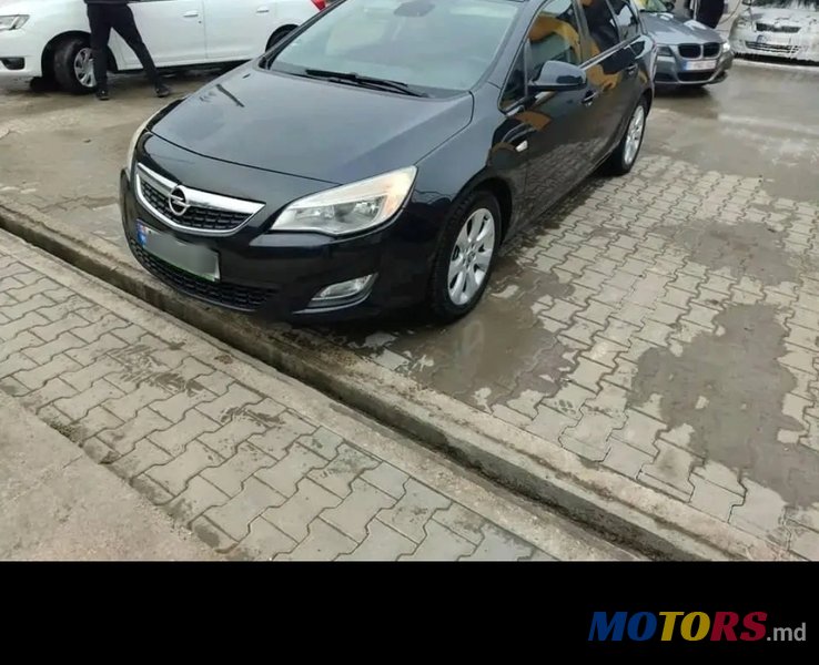 2011' Opel Astra J photo #4