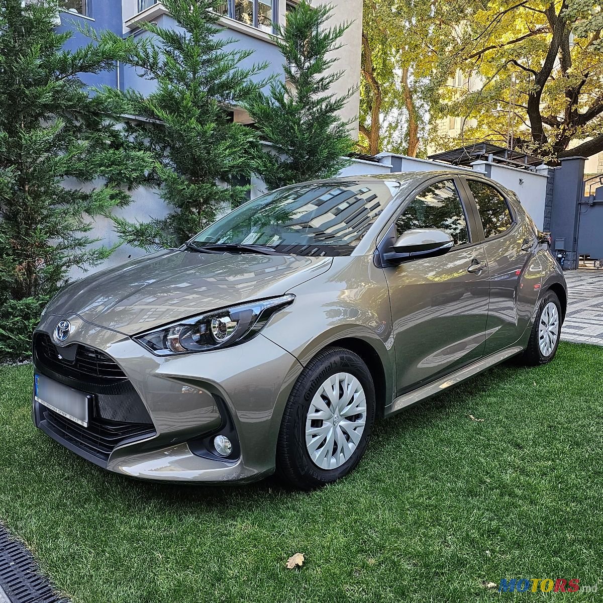2022' Toyota Yaris photo #2
