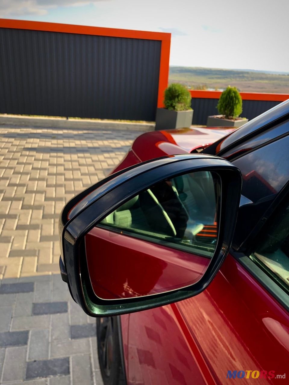 2017' Land Rover Discovery Sport photo #4