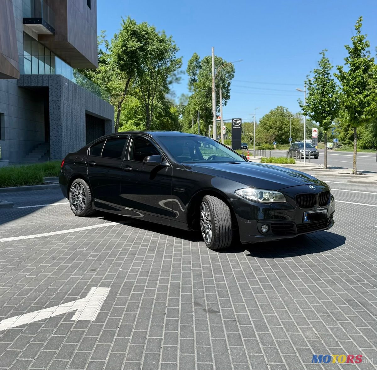 2015' BMW 5 Series photo #3