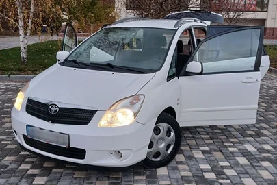2003' Toyota Corolla Verso