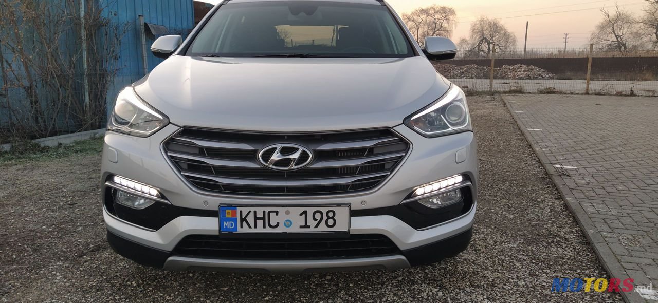 2016' Hyundai Santa Fe photo #3
