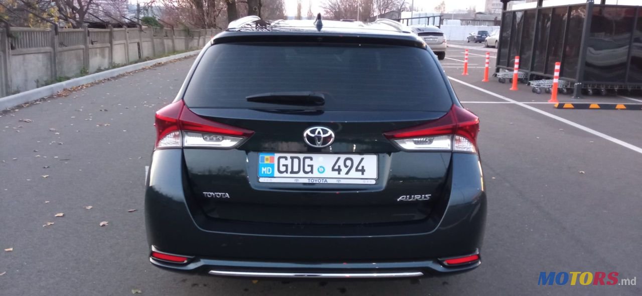 2015' Toyota Auris photo #4