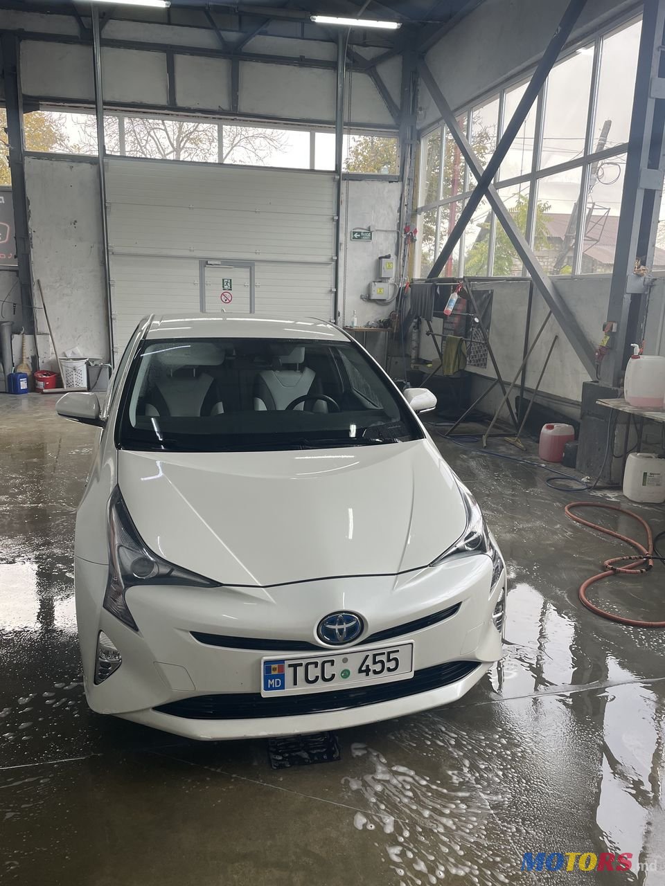 2016' Toyota Prius photo #2