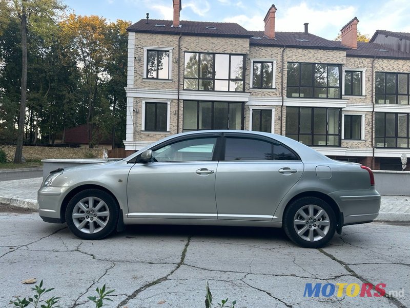 2005' Toyota Avensis photo #1