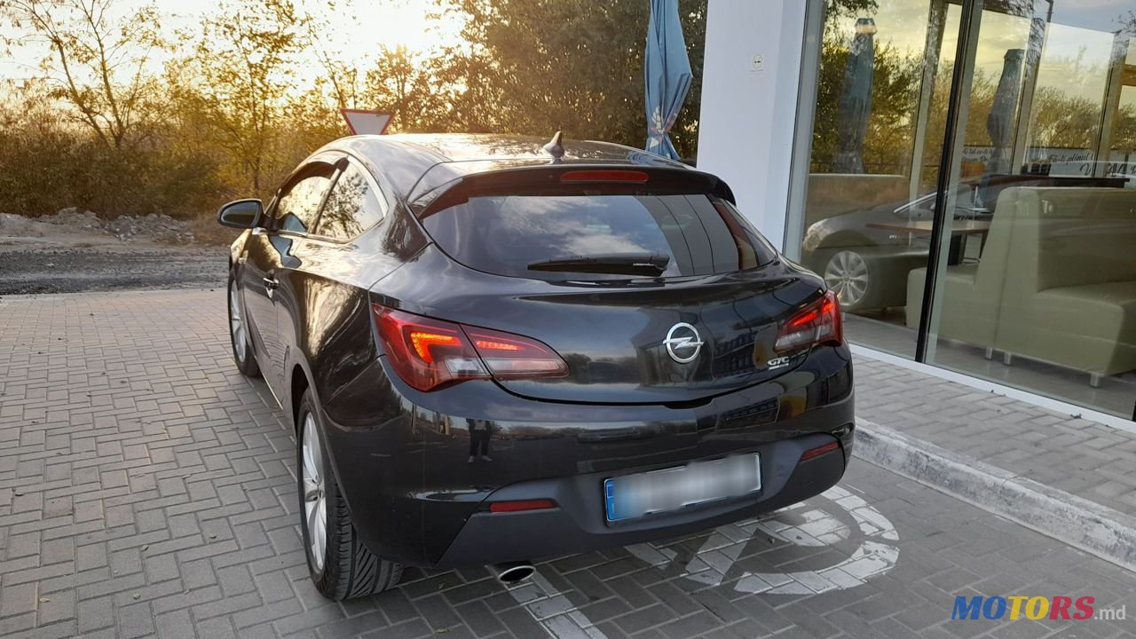 2013' Opel Astra photo #4