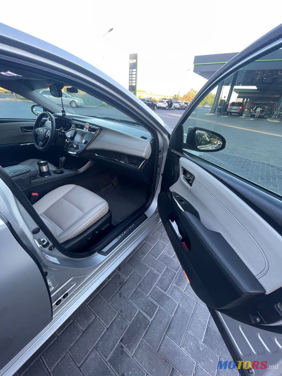 2013' Toyota Avalon photo #3