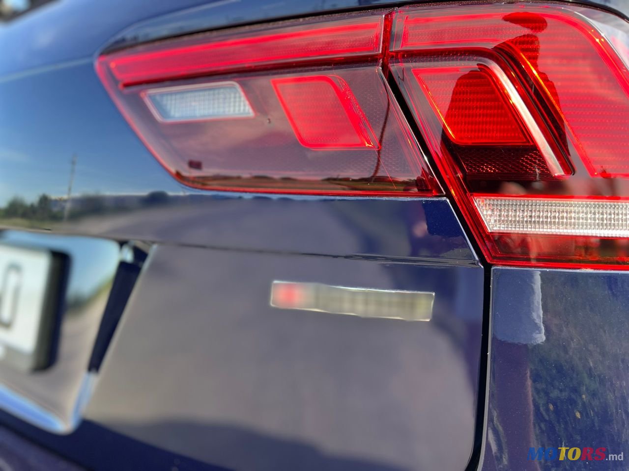 2021' Volkswagen Tiguan photo #4