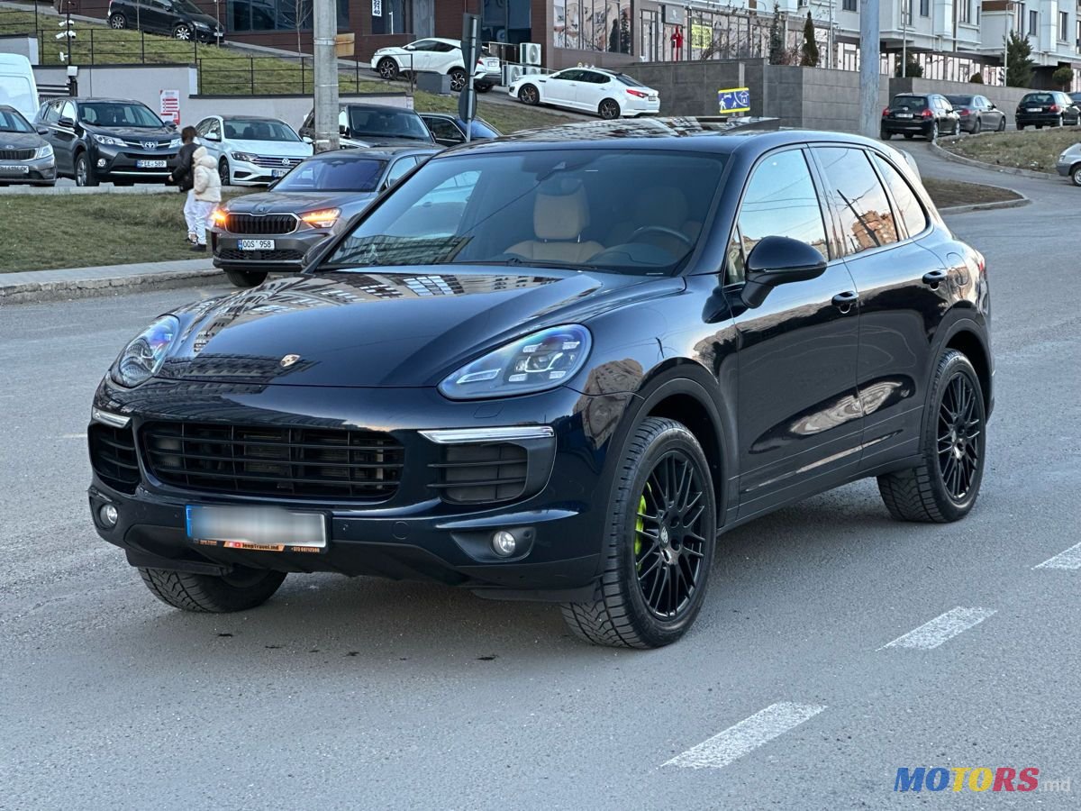 2017' Porsche Cayenne photo #2
