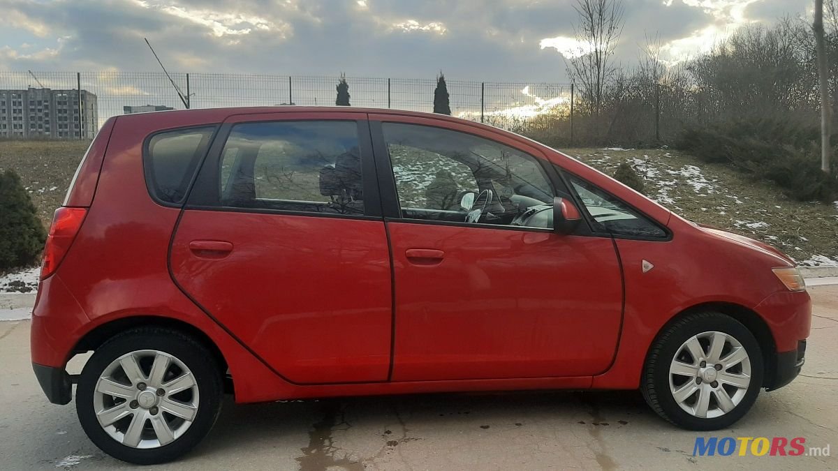 2008' Mitsubishi Colt photo #5