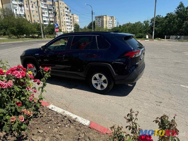 2020' Toyota RAV4 photo #6