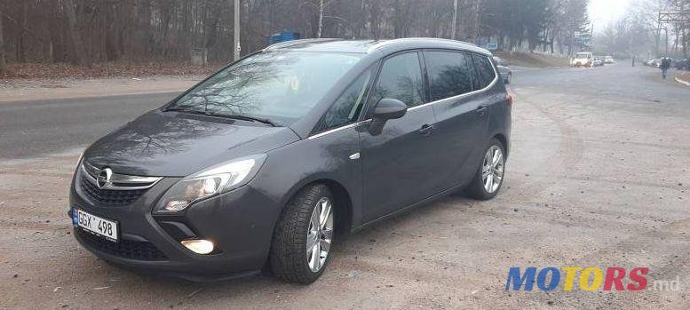 2012' Opel Zafira photo #1