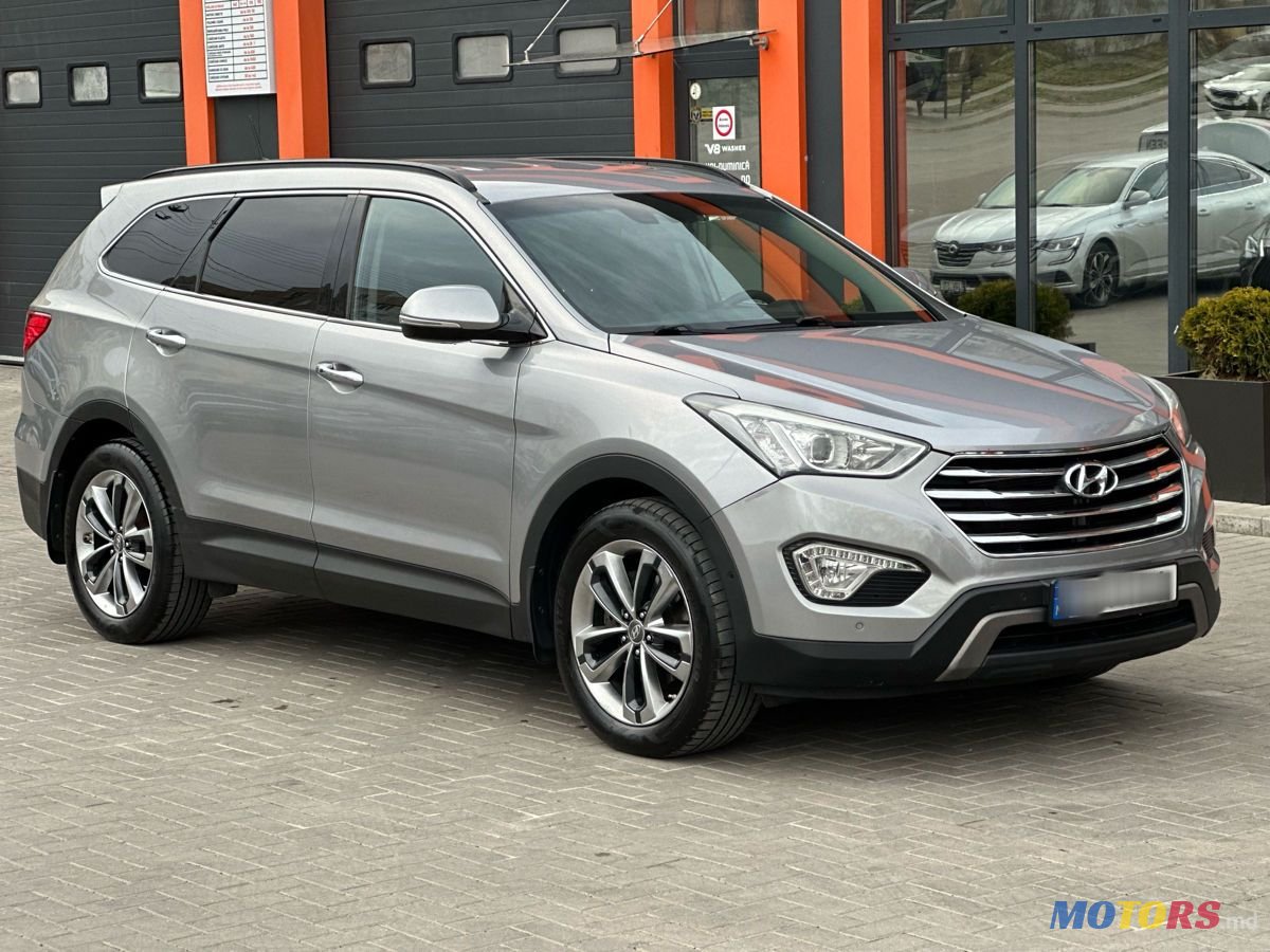 2013' Hyundai Santa Fe photo #1
