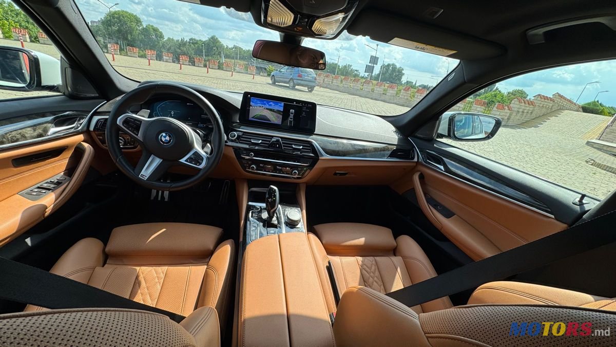 2022' BMW 5 Series photo #5