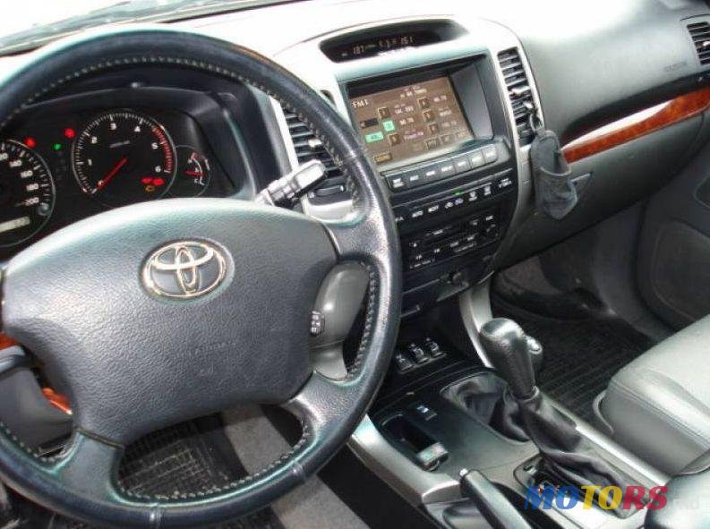 2004' Toyota Land Cruiser Prado photo #1