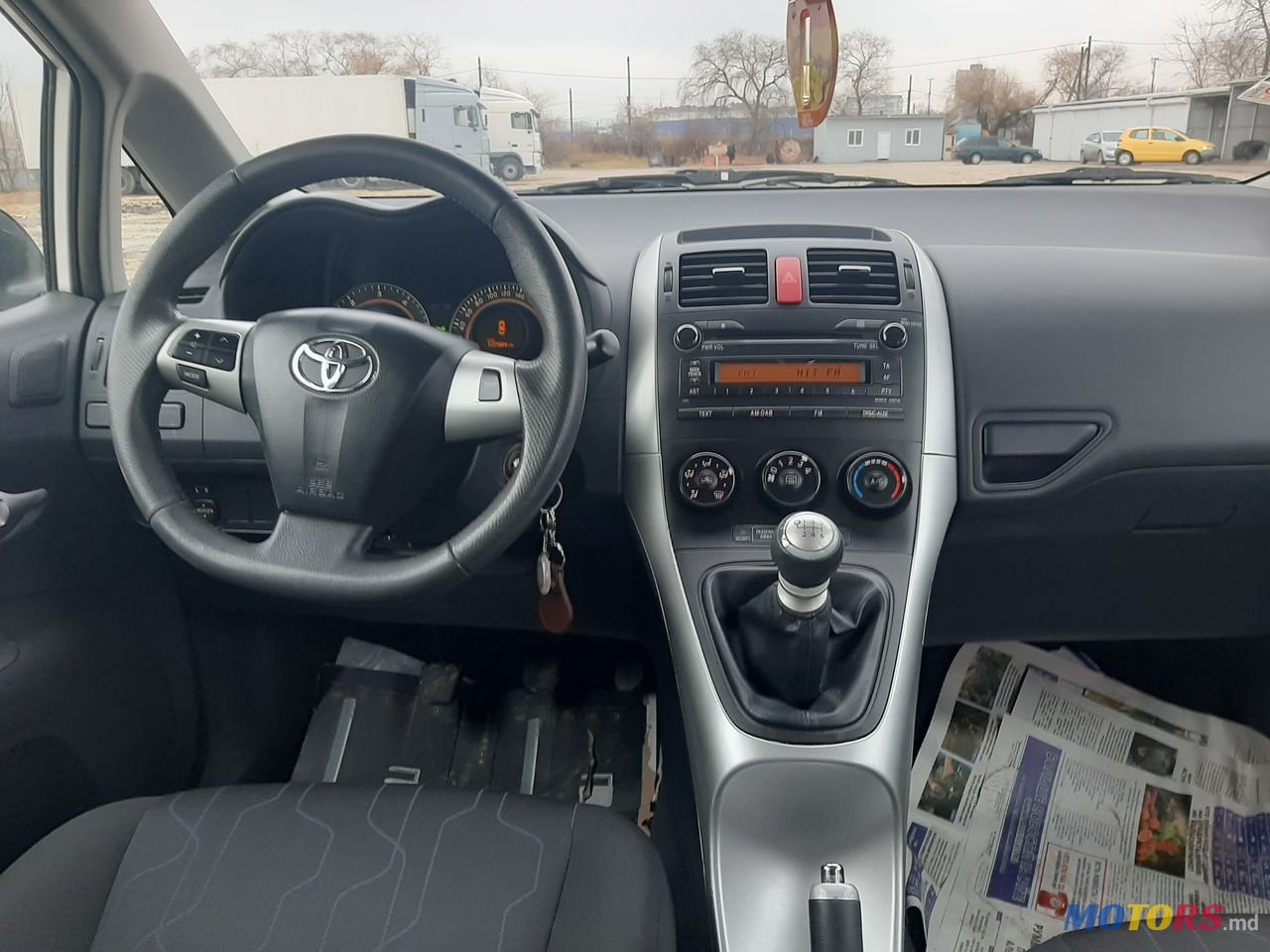 2012' Toyota Auris photo #5