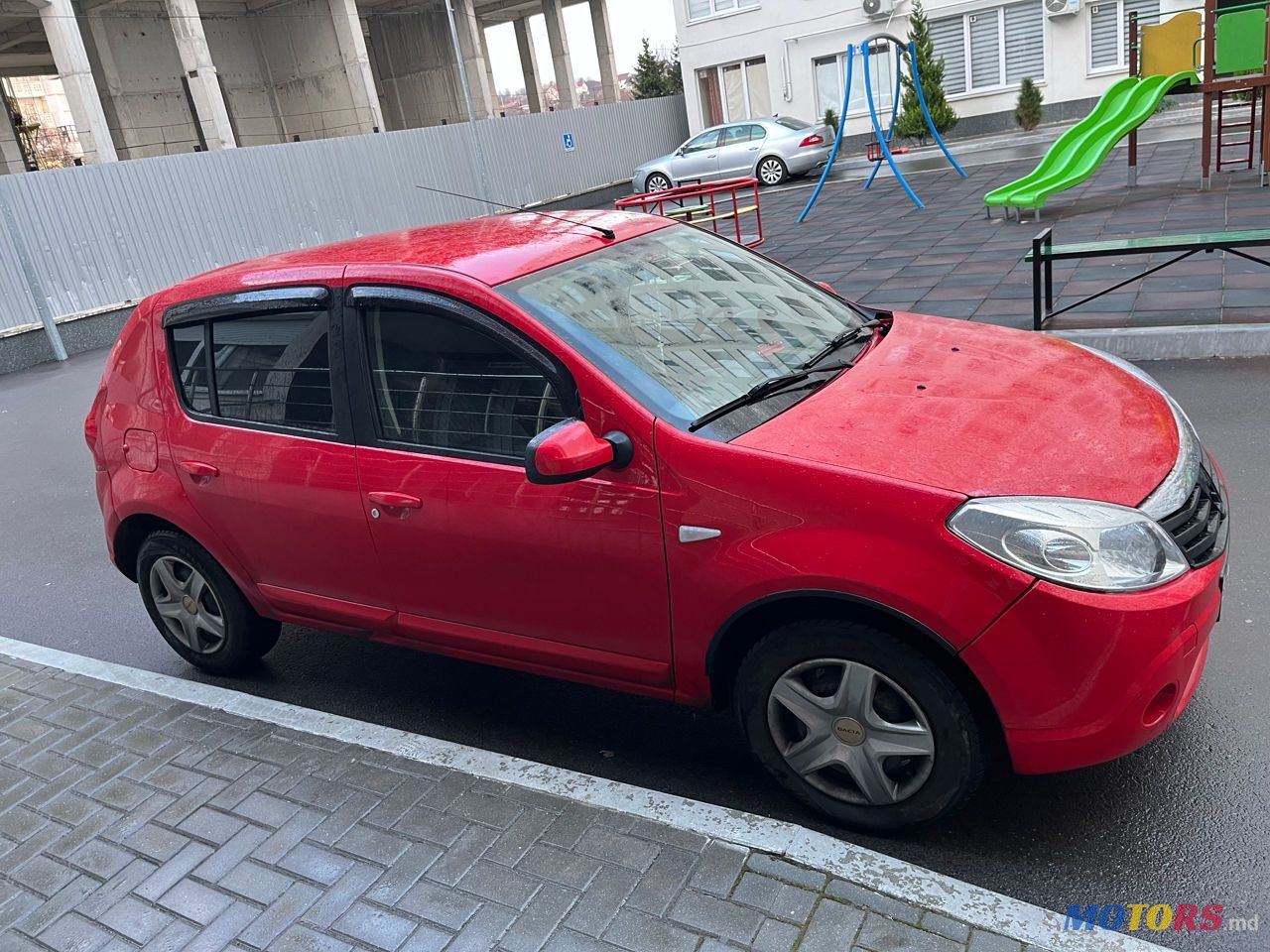 2012' Dacia Sandero photo #2