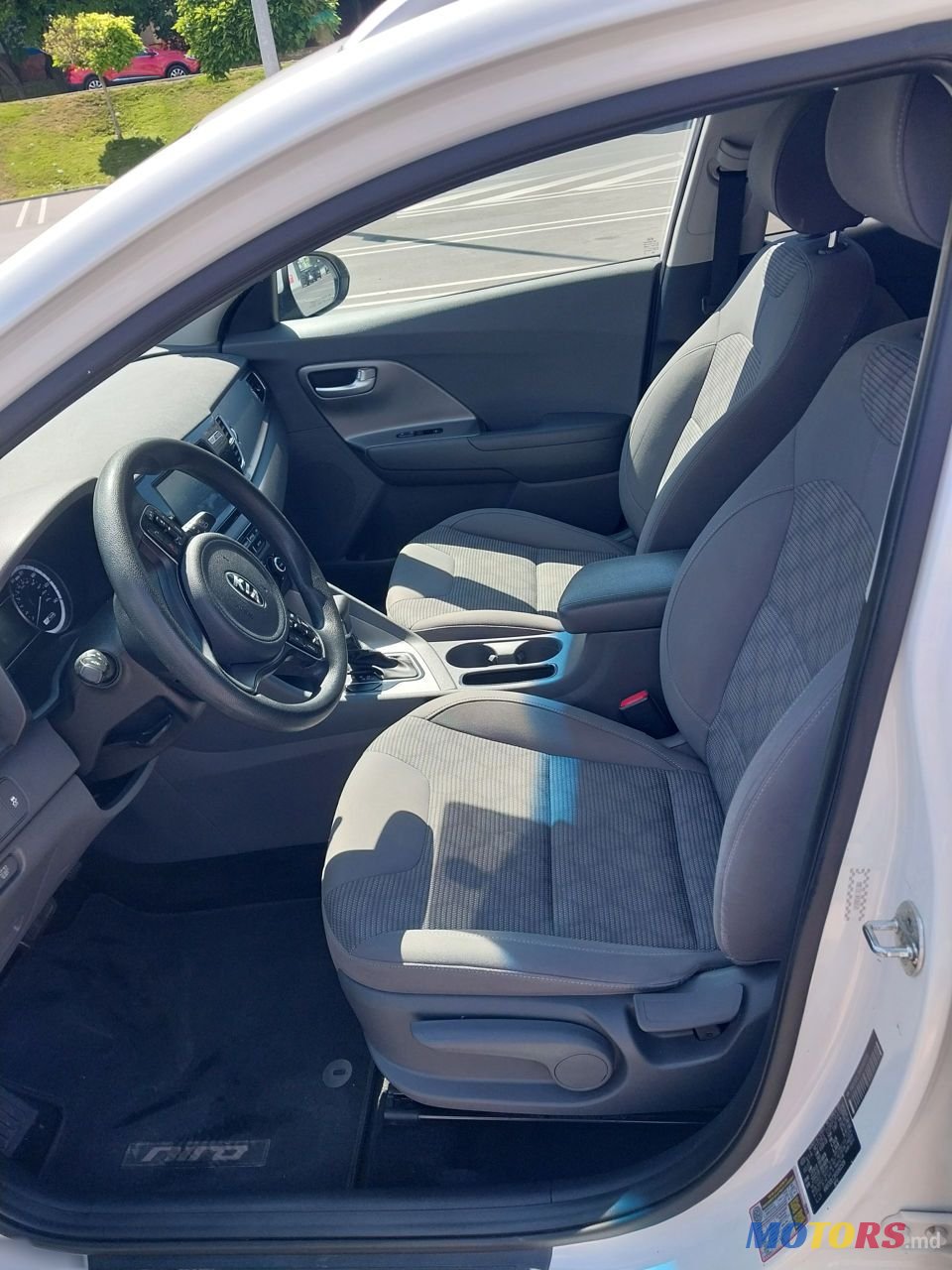 2017' Kia Niro photo #3