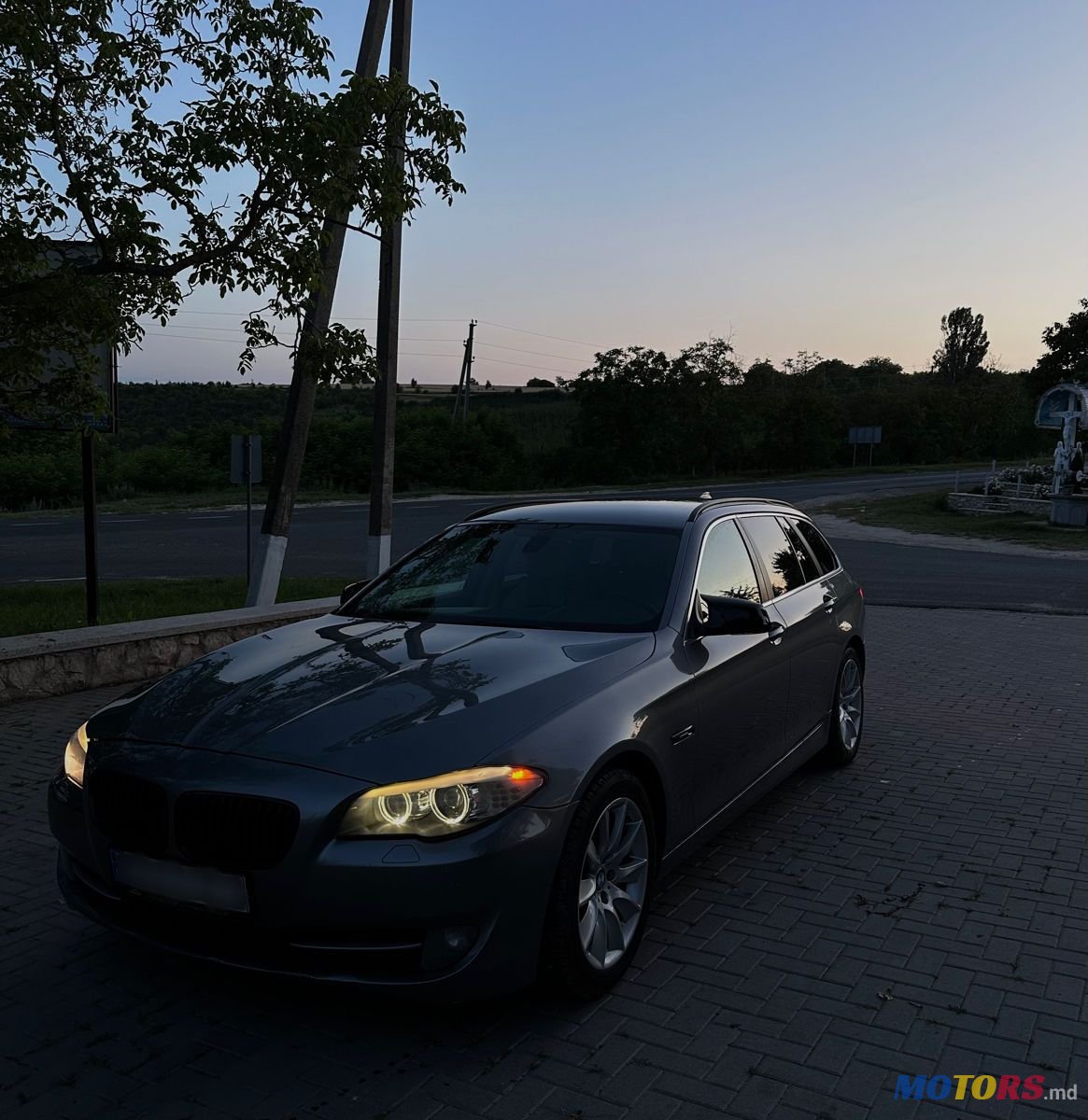 2010' BMW 5 Series Touring photo #1