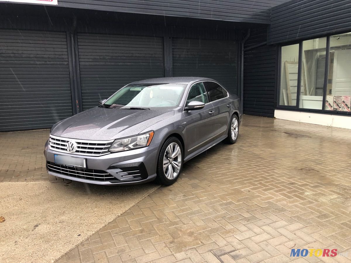 2016' Volkswagen Passat photo #3