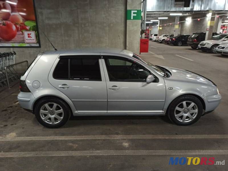 2001' Volkswagen Golf photo #4