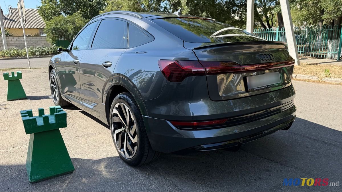 2022' Audi e-tron Sportback photo #4
