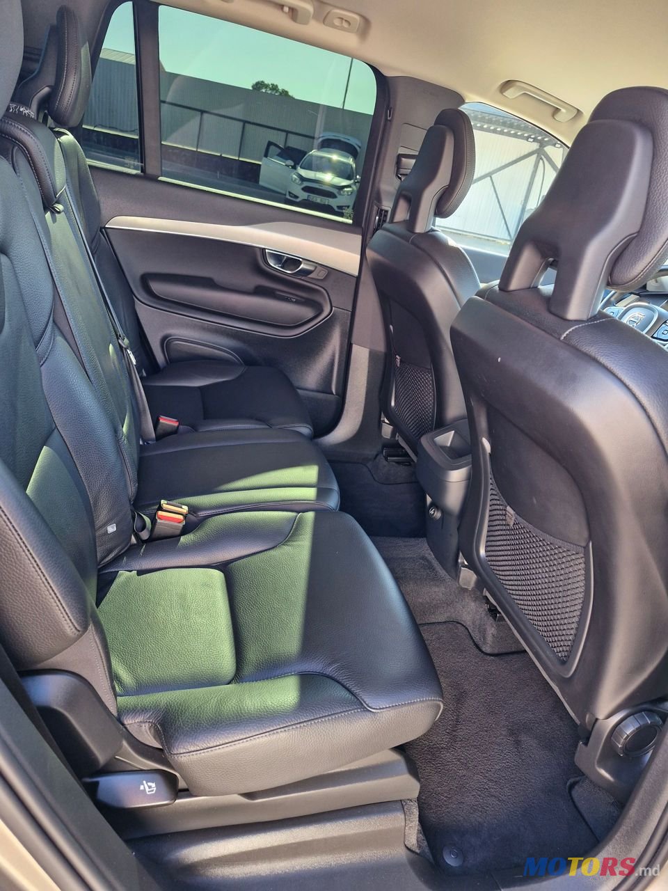 2020' Volvo XC90 photo #6