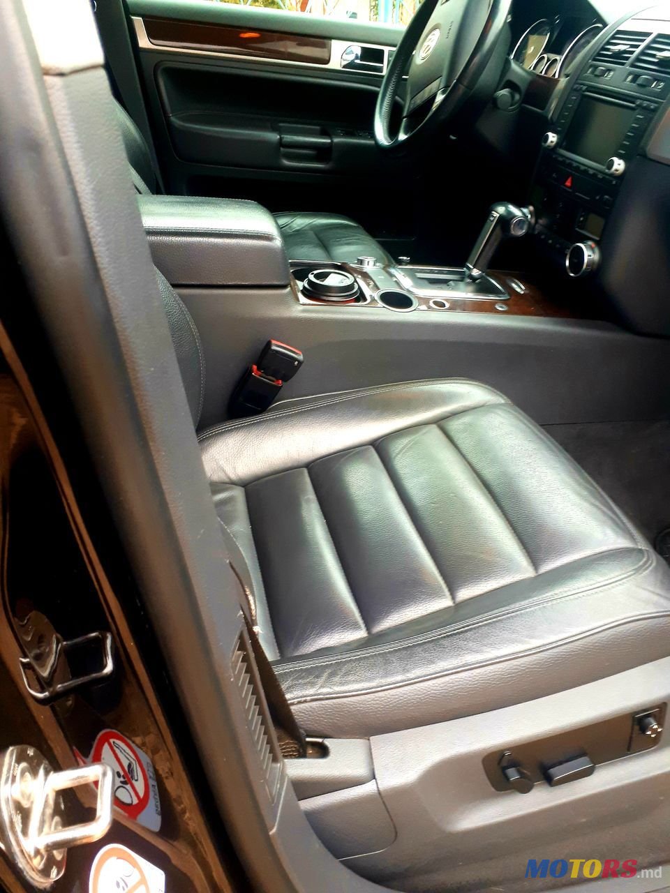 2006' Volkswagen Touareg photo #3