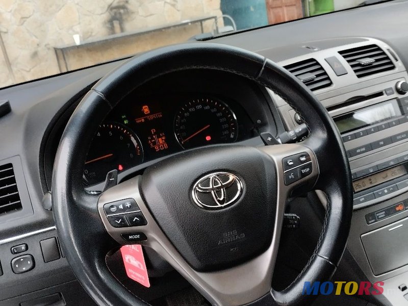 2011' Toyota Avensis photo #3