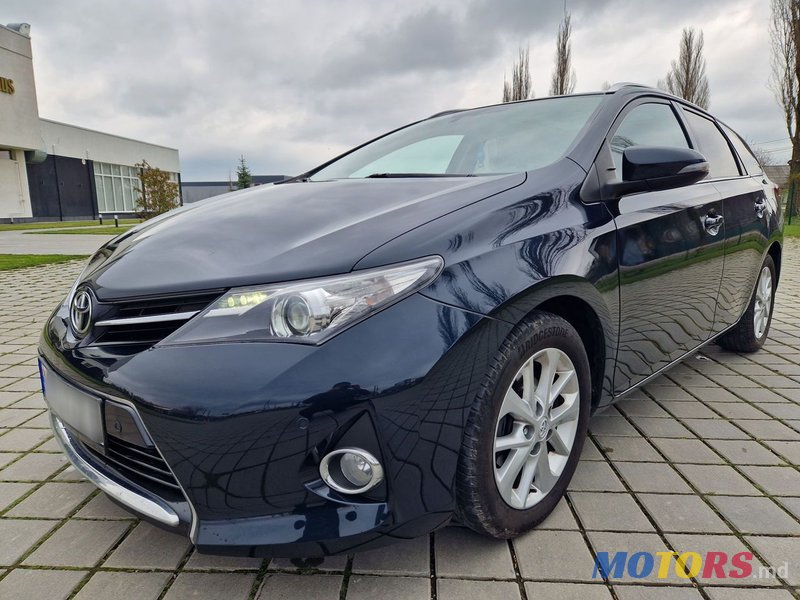 2014' Toyota Auris photo #1