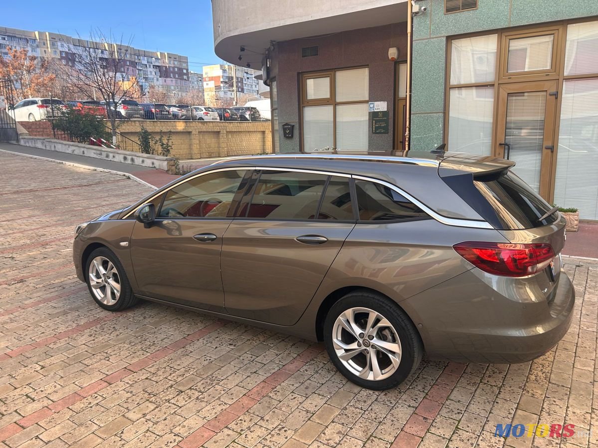 2019' Opel Astra photo #5