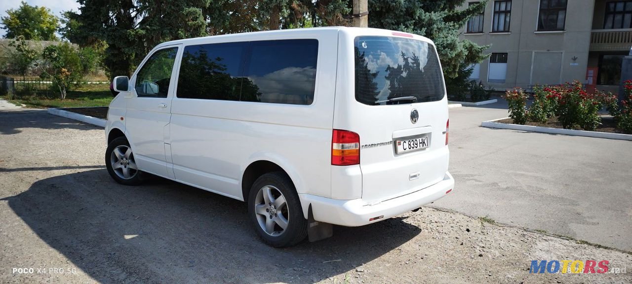 2007' Volkswagen Transporter photo #2