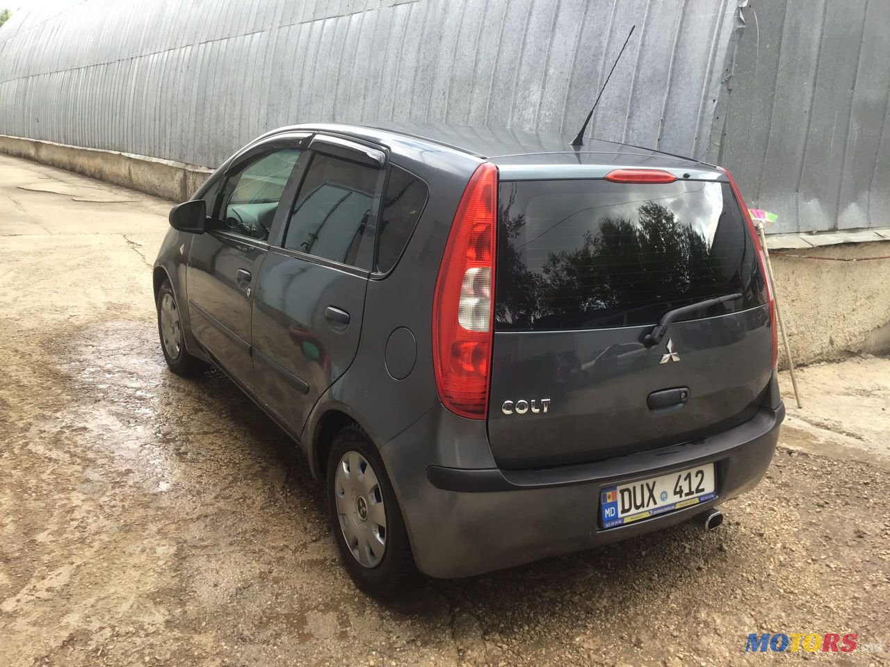 2005' Mitsubishi Colt photo #5