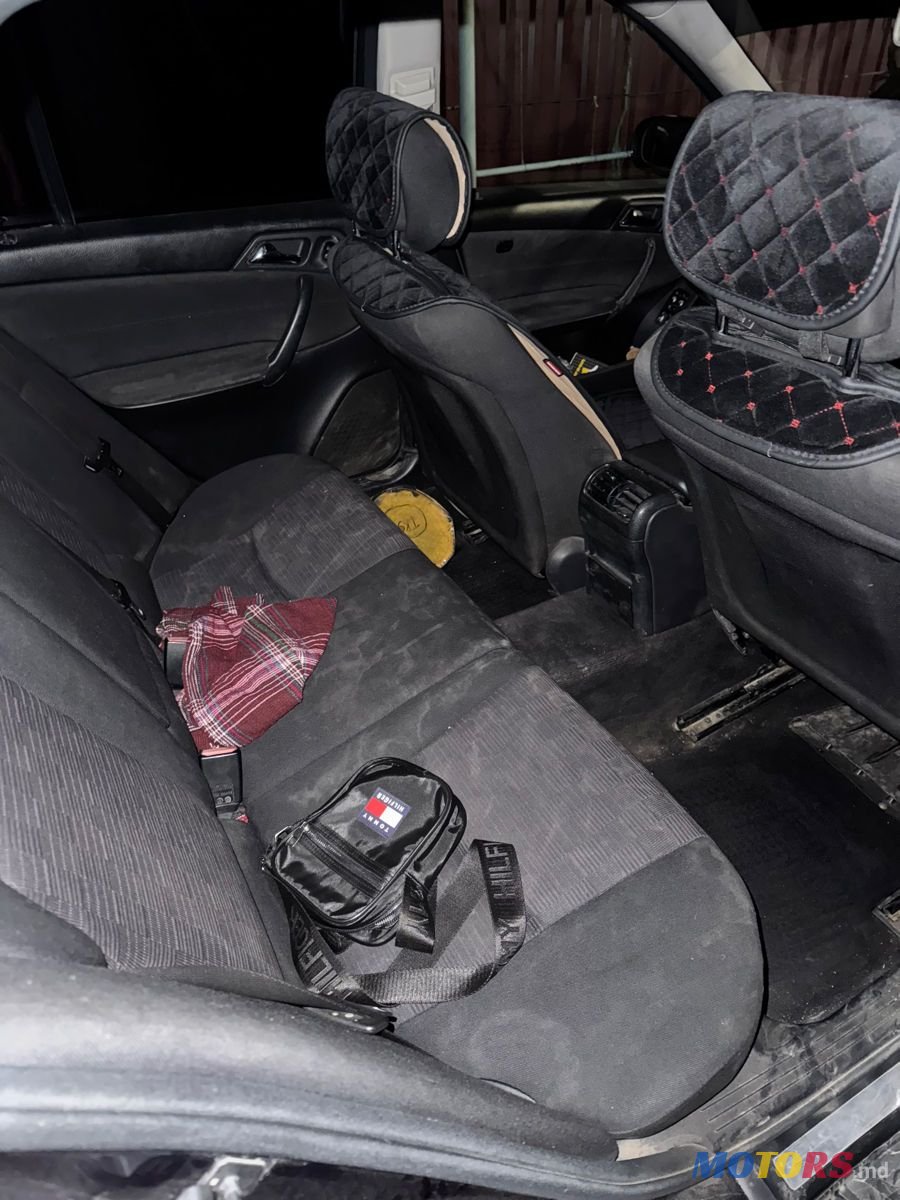 2004' Mercedes-Benz C-Class photo #6