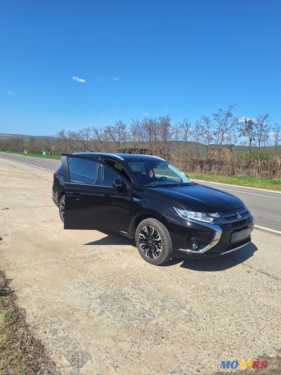 2015' Mitsubishi Outlander photo #1