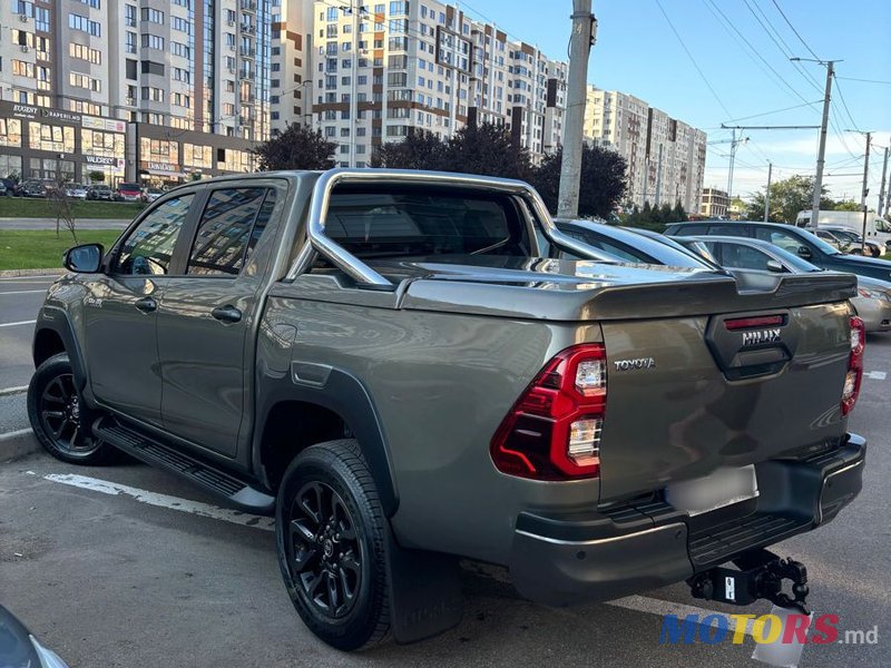 2023' Toyota Hilux photo #3