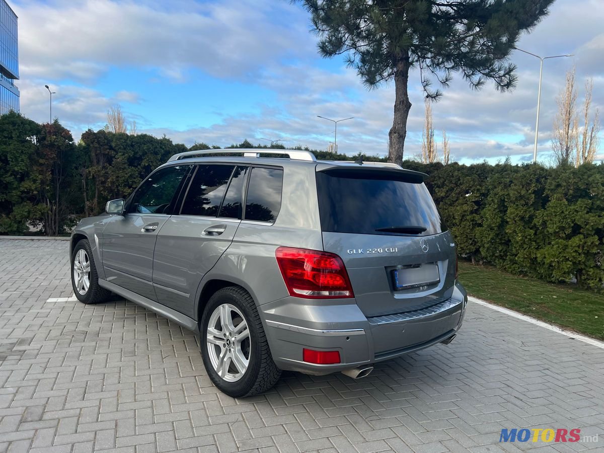 2011' Mercedes-Benz GLK-Class photo #6