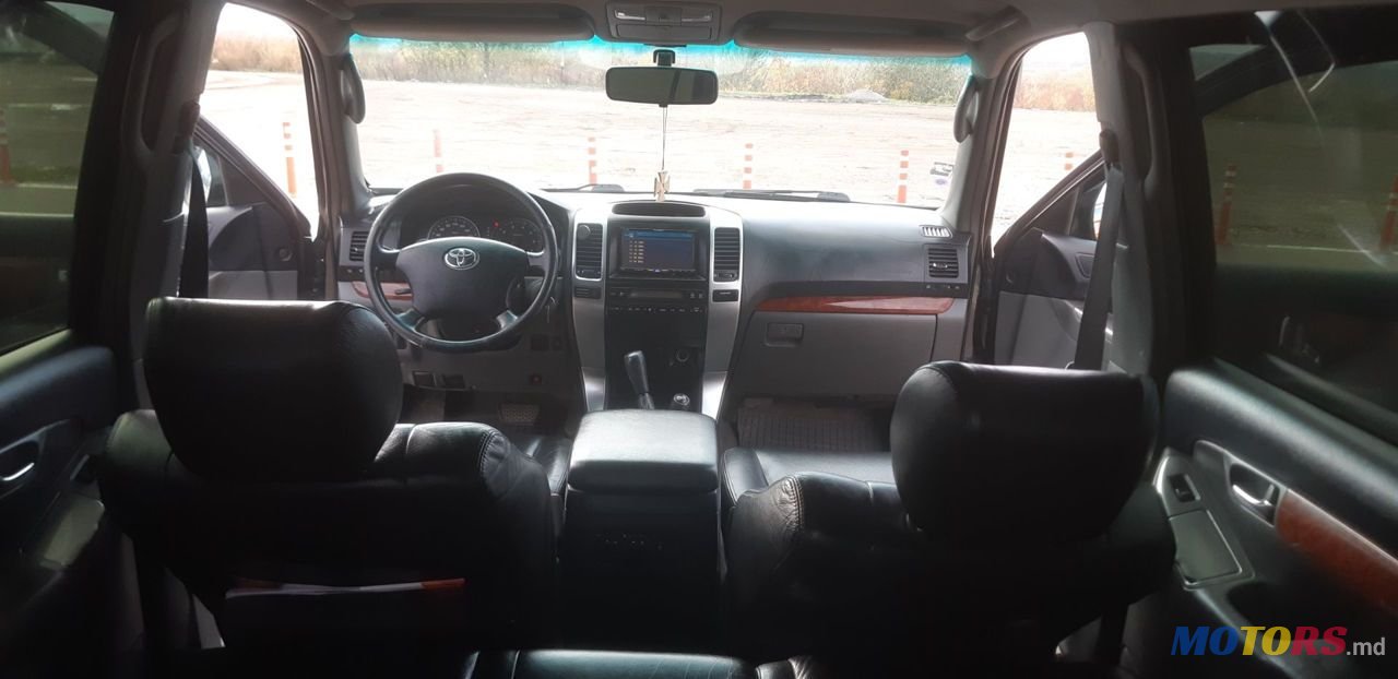2006' Toyota Land Cruiser Prado photo #2