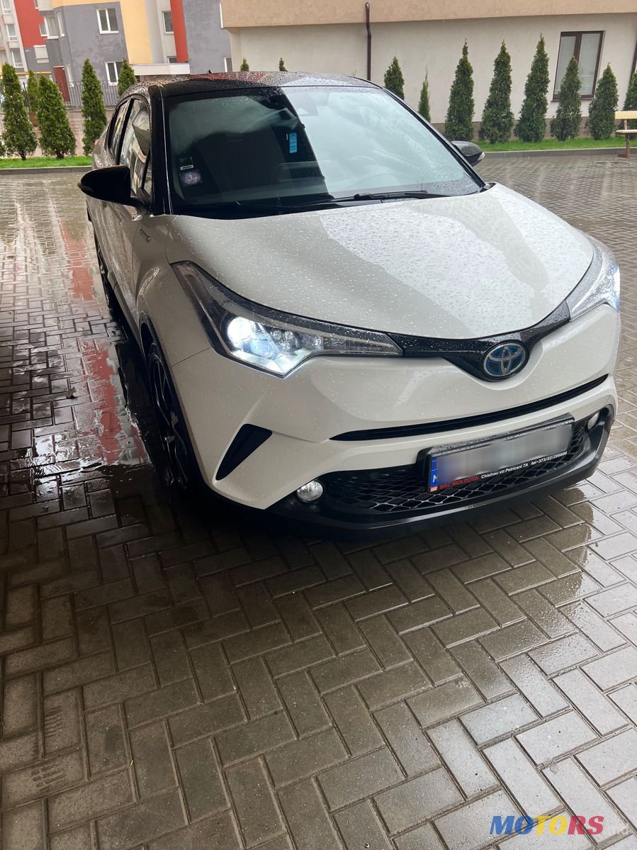 2019' Toyota C-HR photo #2