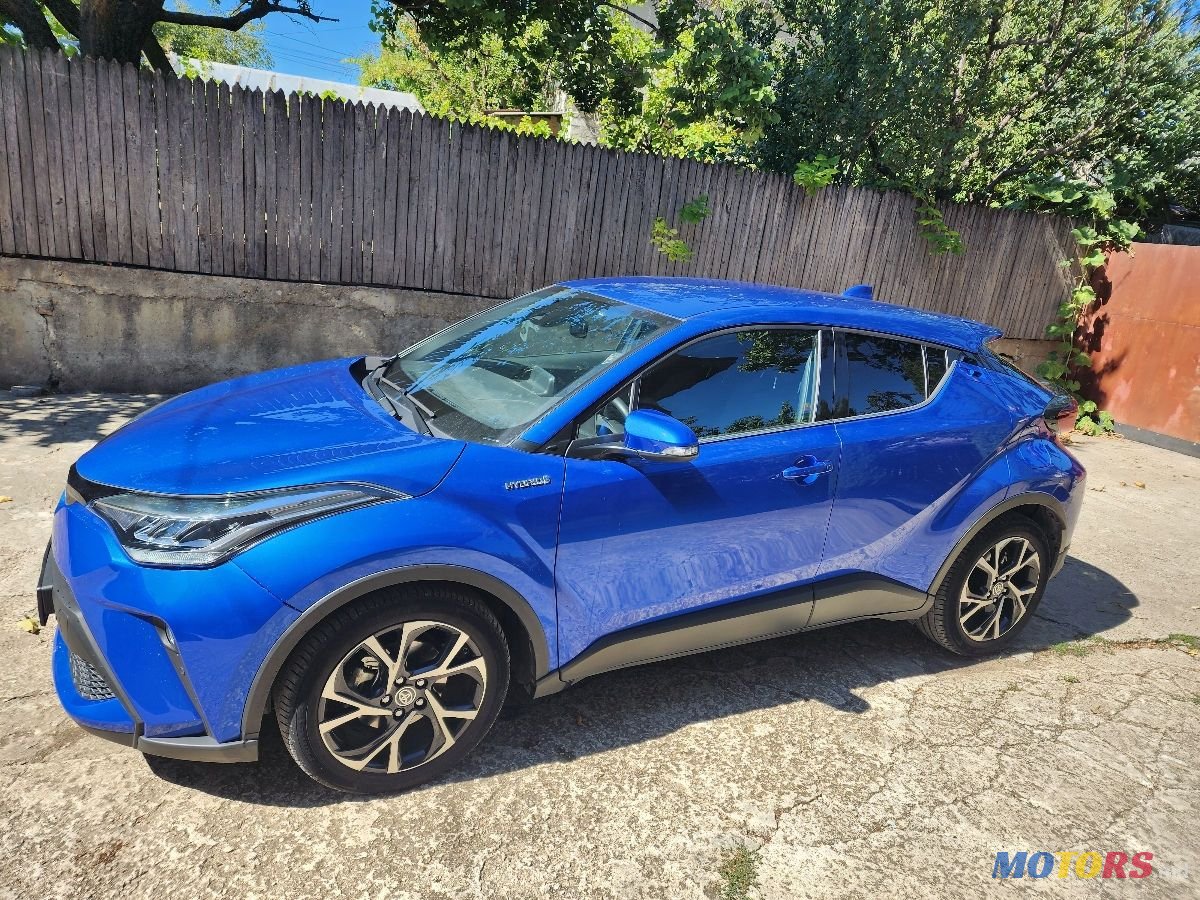2020' Toyota C-HR photo #3